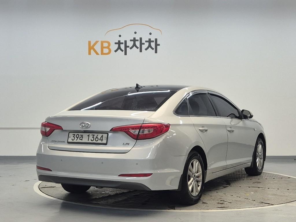 HYUNDAI Sonata - Vista 3