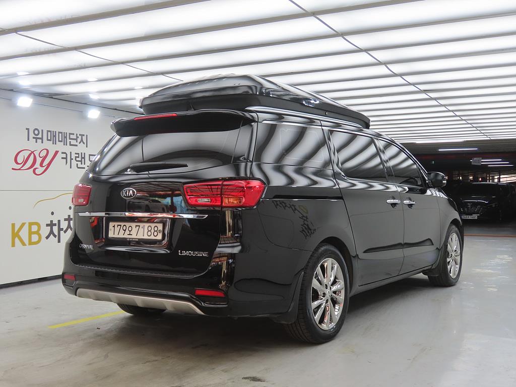 KIA Carnival - Vista 4