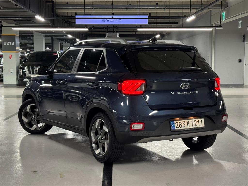 HYUNDAI Venue - Vista 2