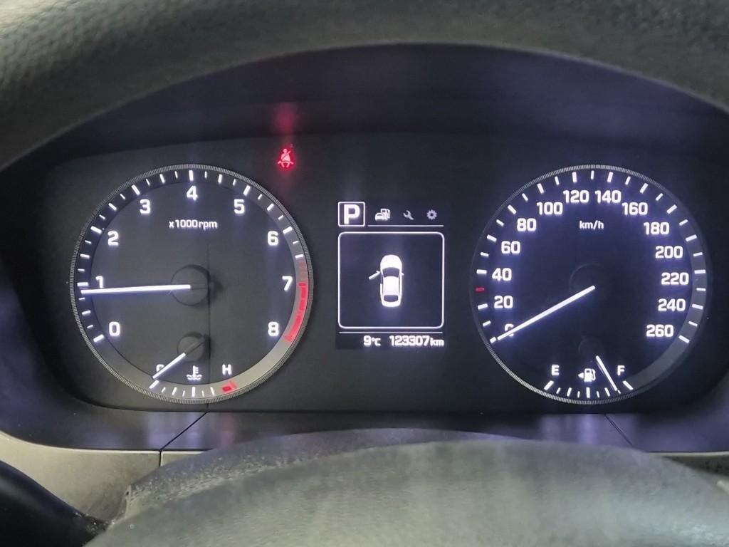 HYUNDAI Sonata - Vista 6