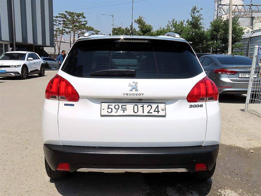 Peugeot 2008 - Vista 4