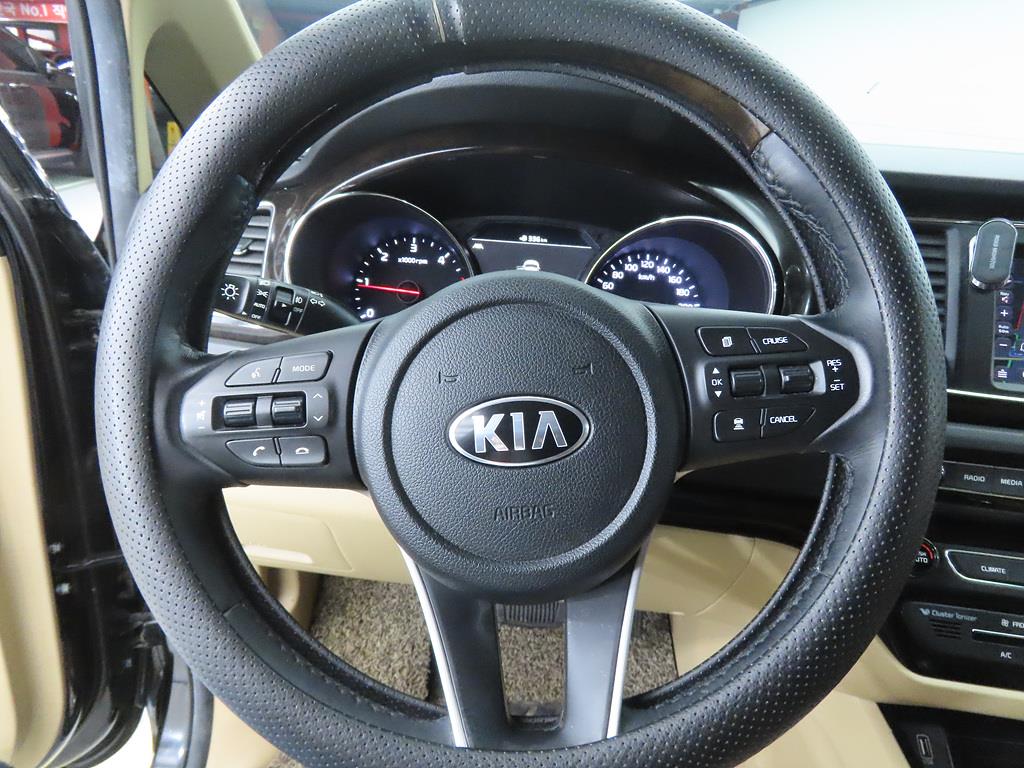 KIA Carnival - Vista 8