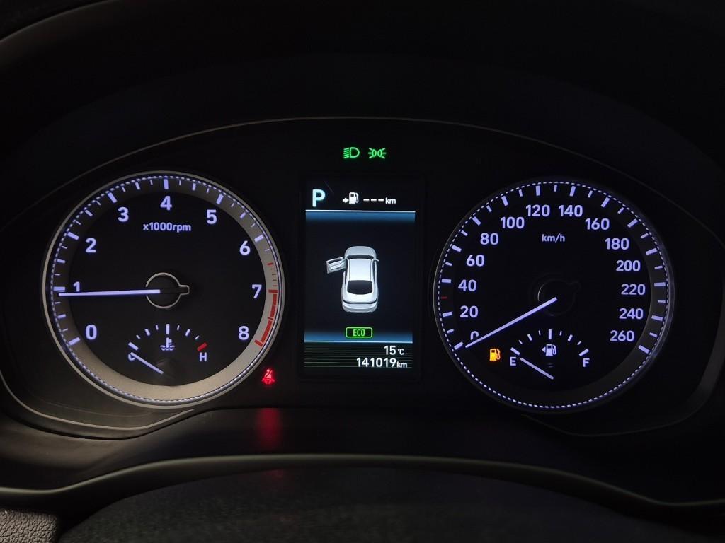 HYUNDAI Grandeur - Vista 12