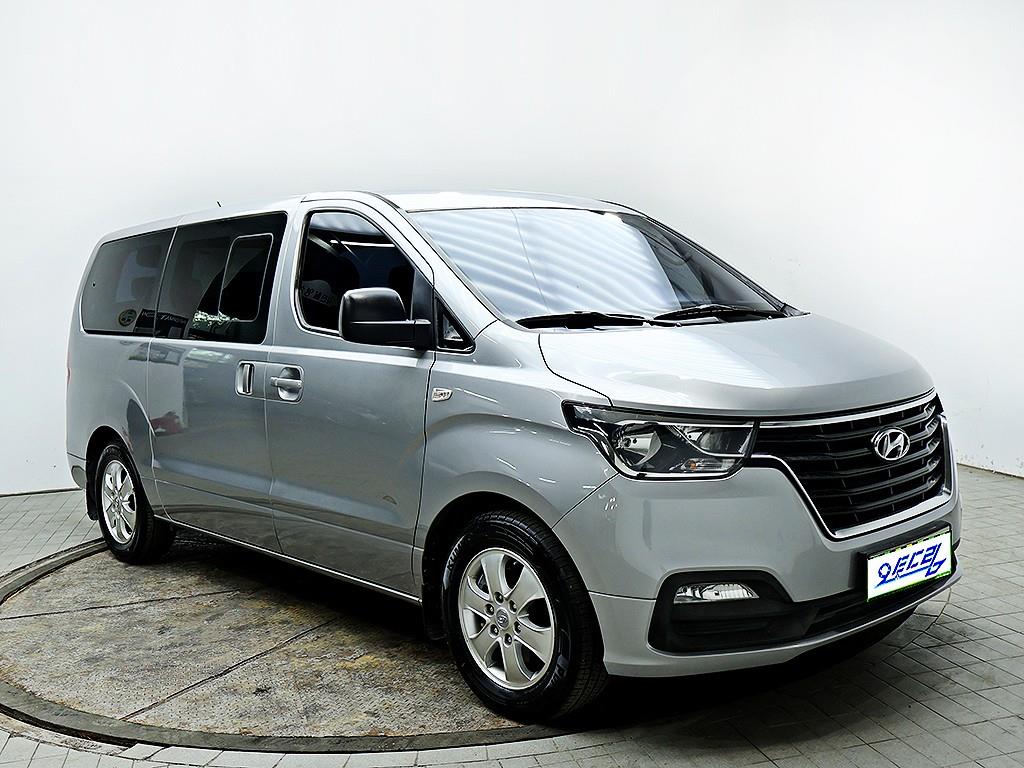 HYUNDAI Starex - Vista 3