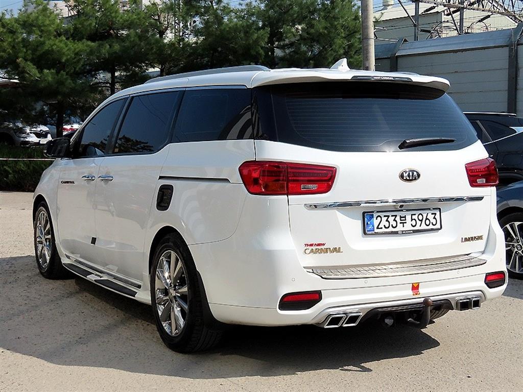KIA Carnival - Vista 3