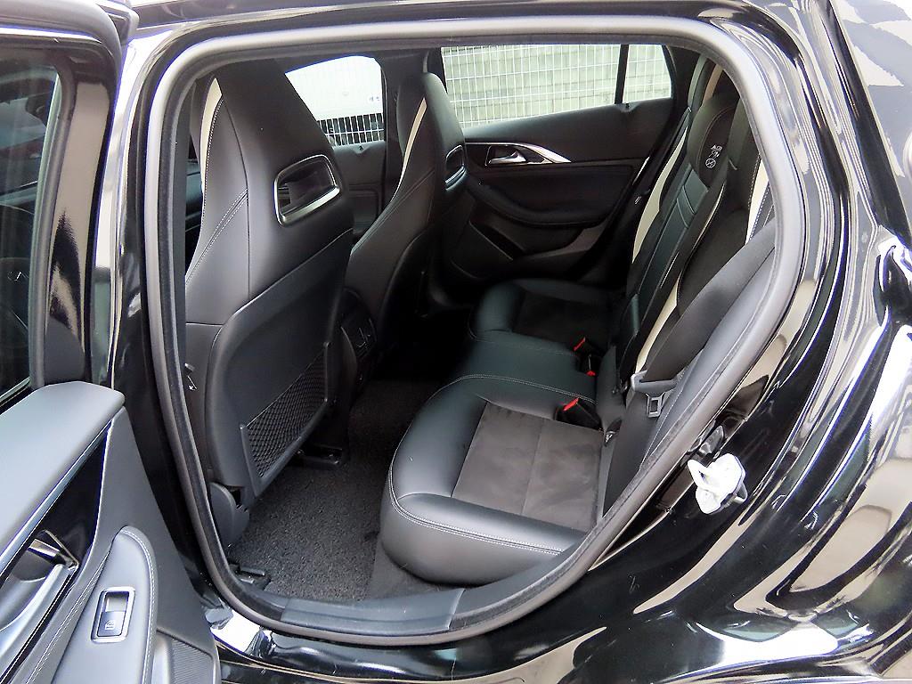 Infiniti Q - Vista 6