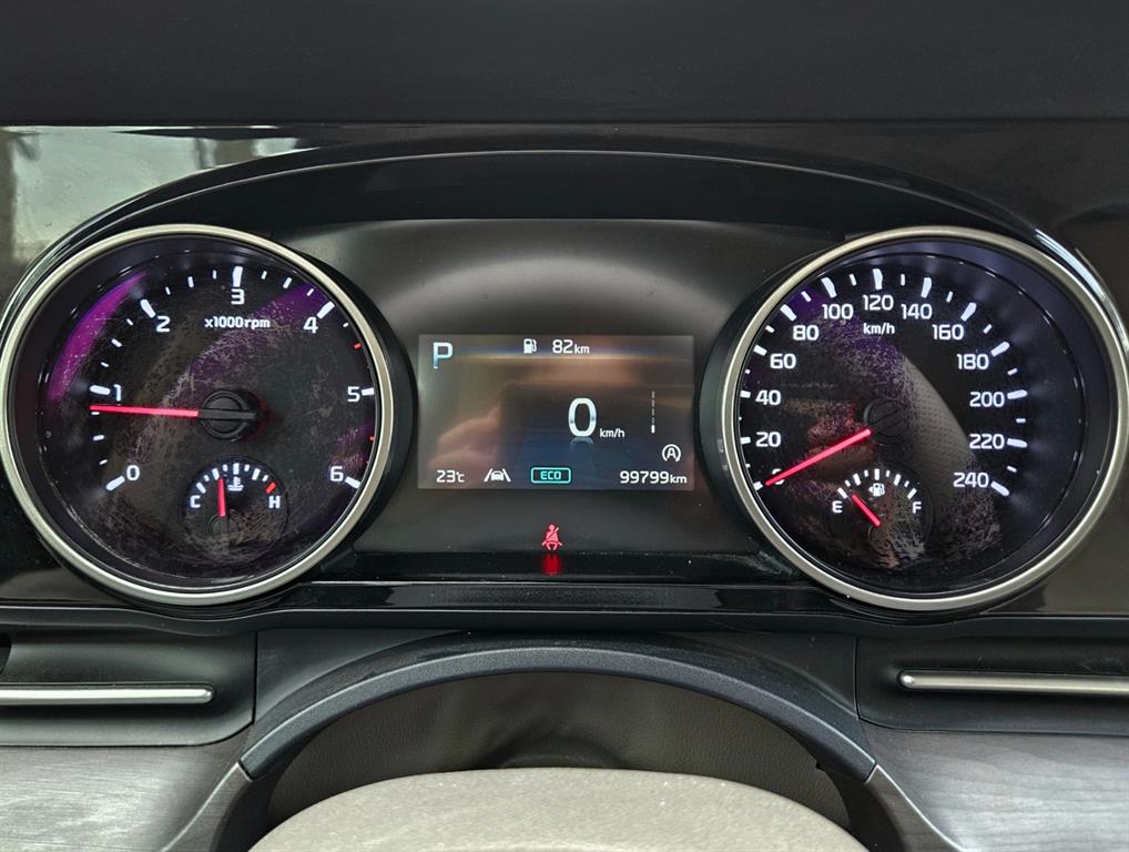 KIA Carnival - Vista 9