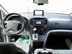 HYUNDAI Starex - Vista 10