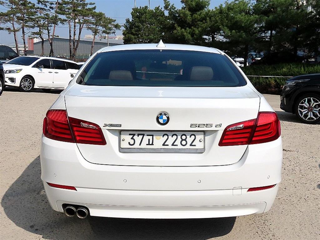 BMW 5 Series - Vista 4