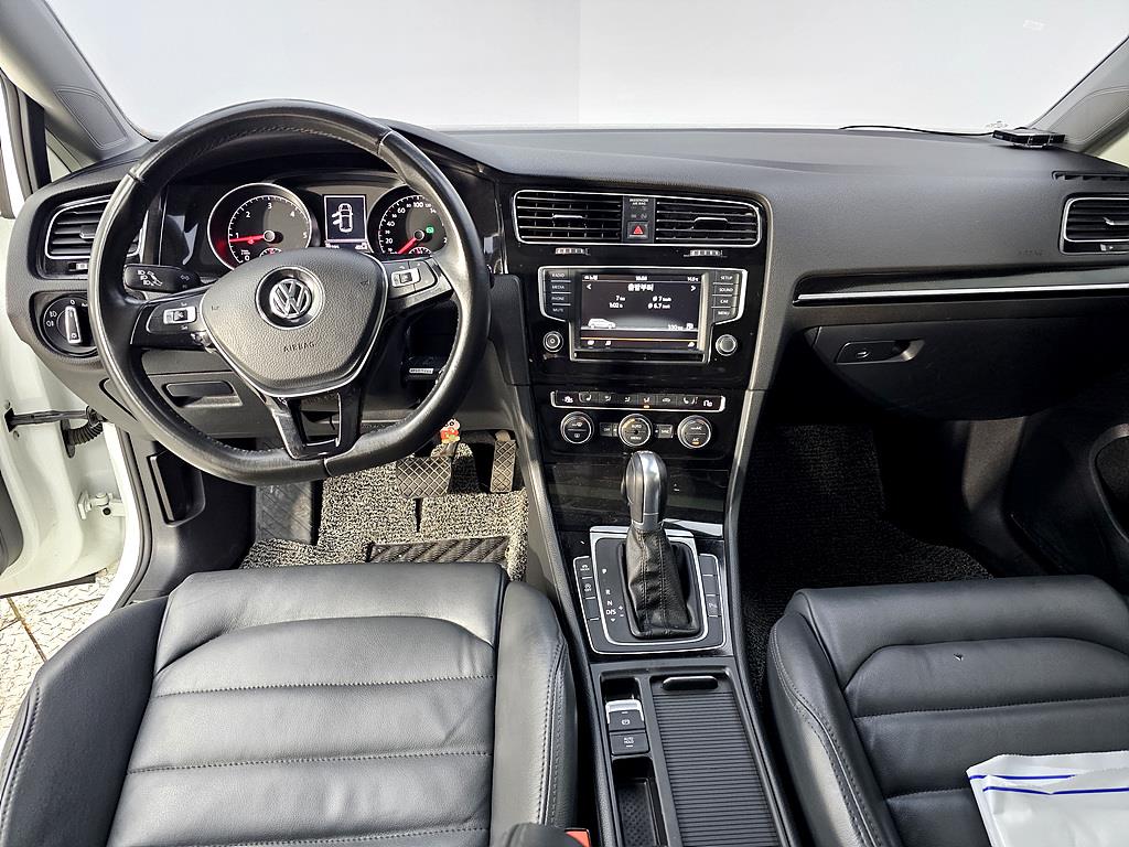Volkswagen Golf - Vista 5