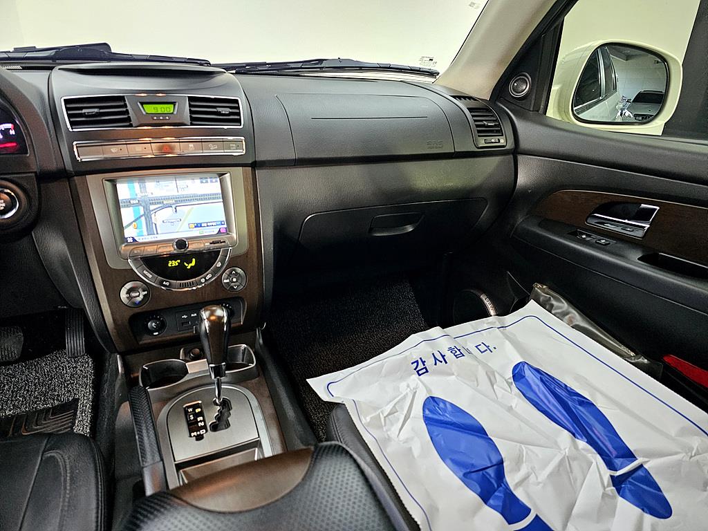 Ssangyong Rexton - Vista 10