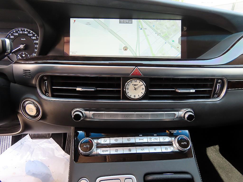 Genesis G90 - Vista 12