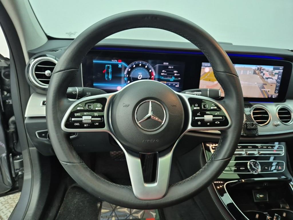 Mercedes Benz E class - Vista 9