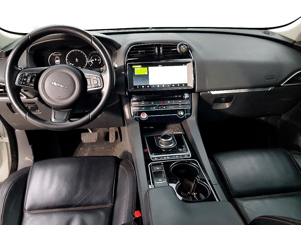 Jaguar F-PACE - Vista 5