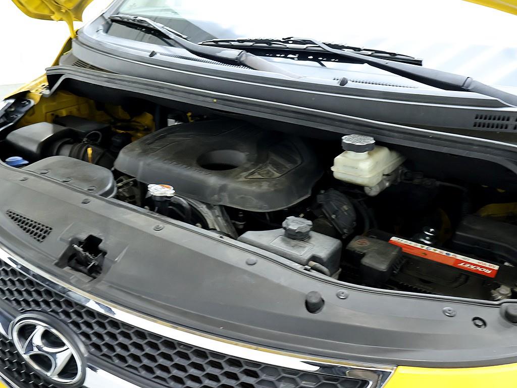 HYUNDAI Starex 2015 Amarillo - Importación desde Corea - HF Imports Iquique - Foto 7