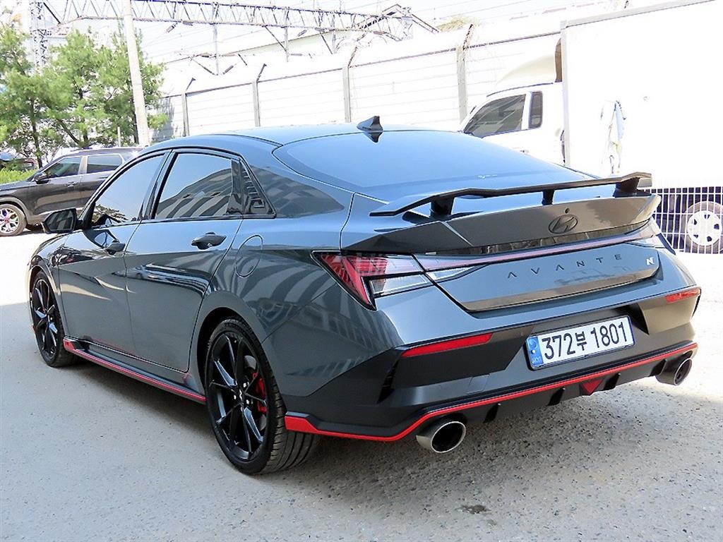 HYUNDAI Avante - Vista 3