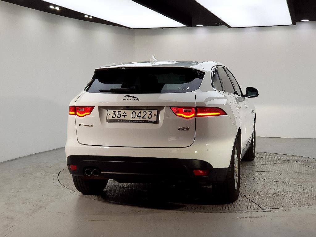 Jaguar F-PACE - Vista 3