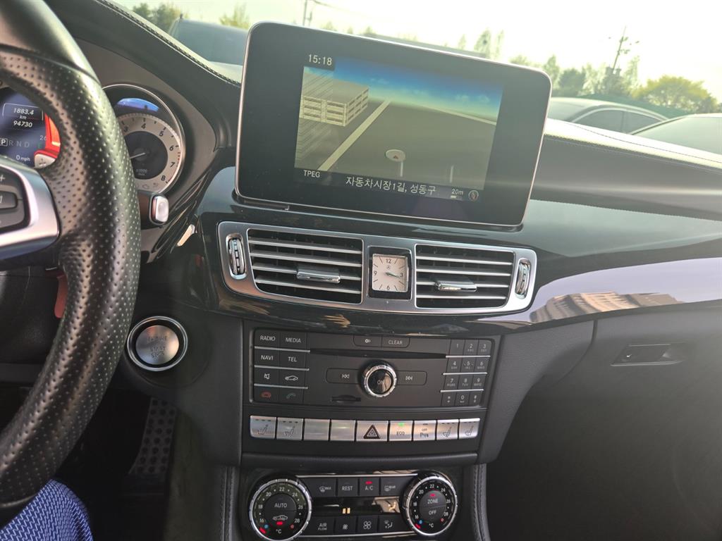 Mercedes Benz CLS Class - Vista 9