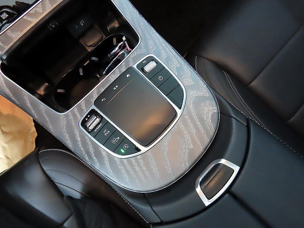 Mercedes Benz E class - Vista 12