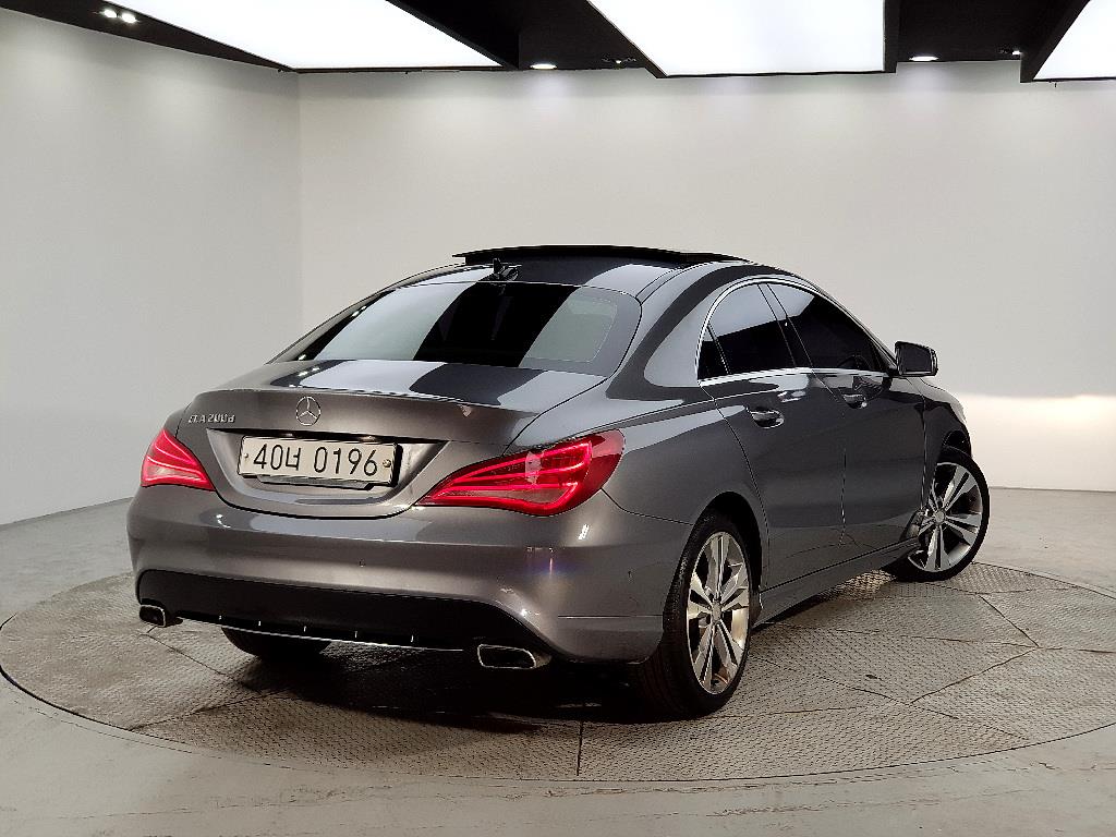 Mercedes Benz CLA Class - Vista 4