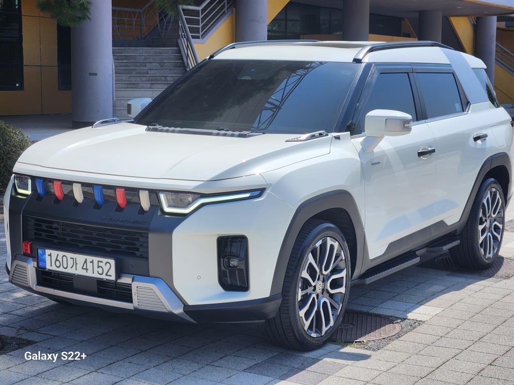 Ssangyong Torres 2023 Blanco - Importación desde Corea - HF Imports Iquique - Foto 1
