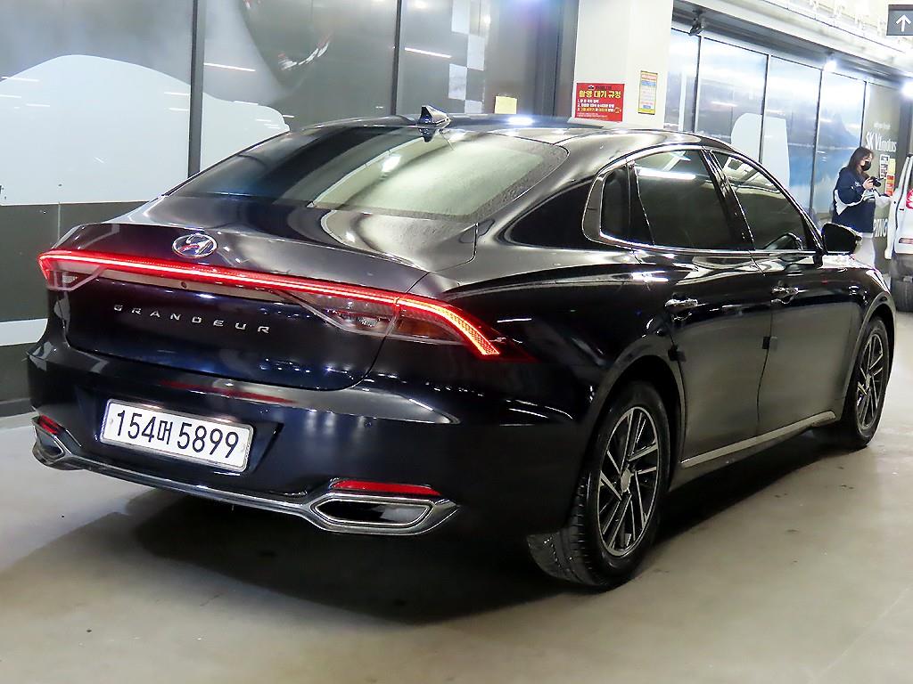 HYUNDAI Grandeur - Vista 4