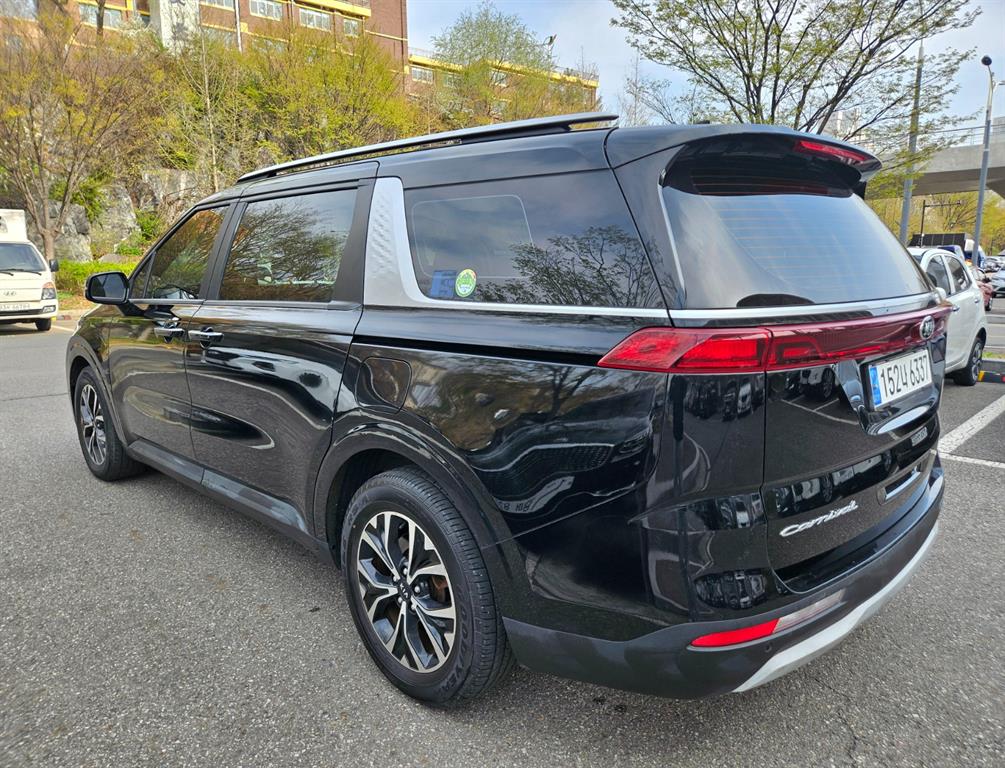 KIA Carnival - Vista 4
