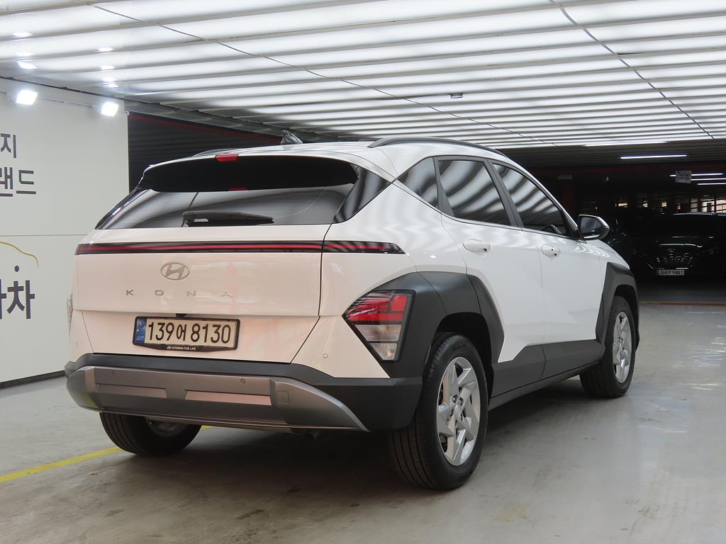 HYUNDAI Kona - Vista 4