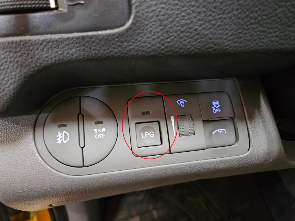 HYUNDAI Starex - Vista 7