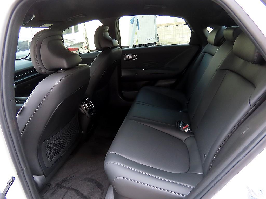 HYUNDAI Ioniq 6 - Vista 6