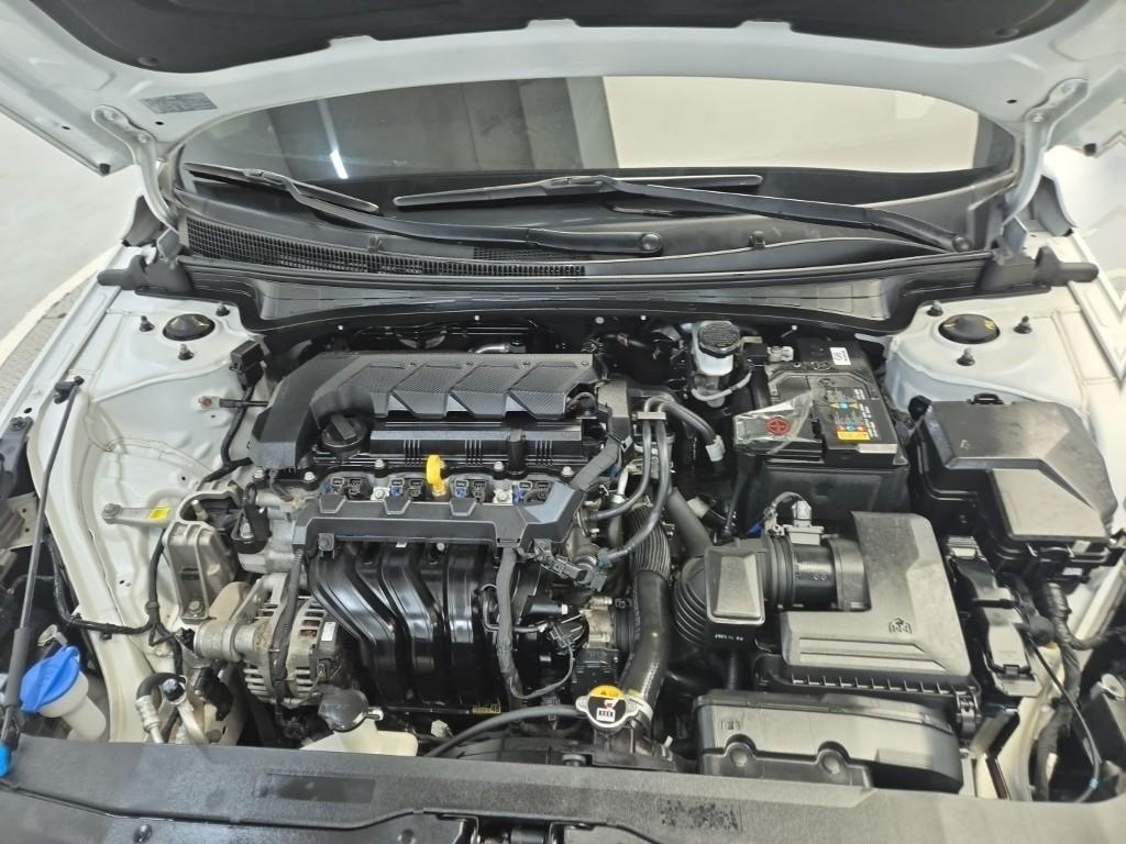 HYUNDAI Avante 2023 Blanco - Importación desde Corea - HF Imports Iquique - Foto 17