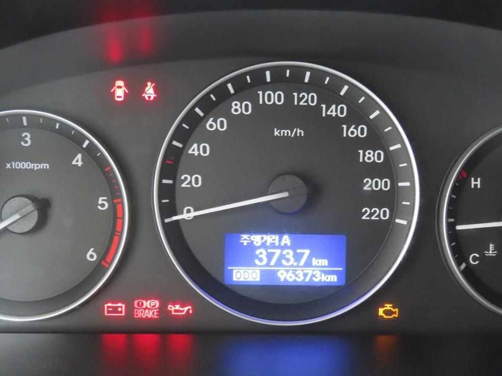 HYUNDAI Starex - Vista 6