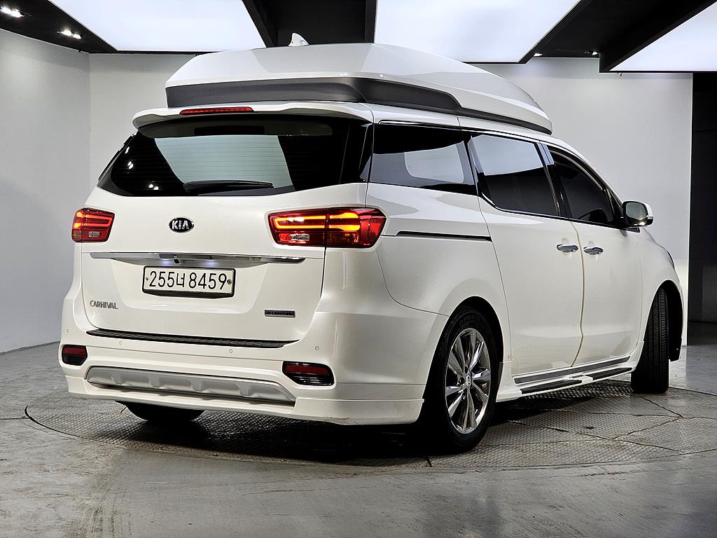 KIA Carnival - Vista 4