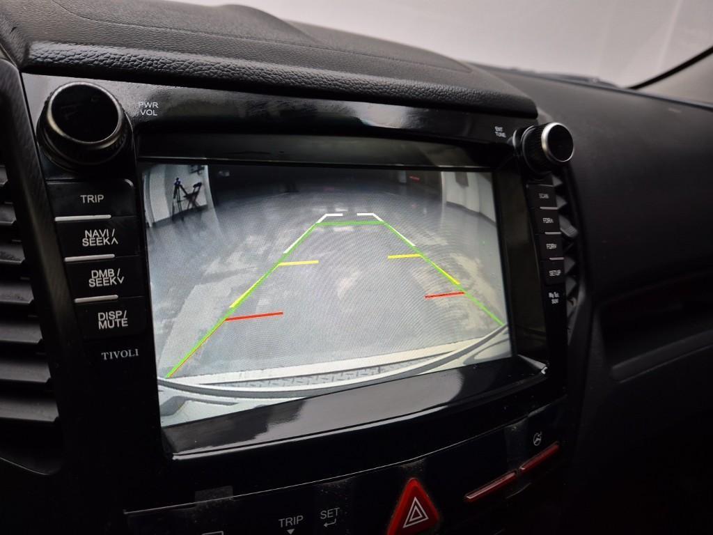 Ssangyong Tivoli - Vista 9