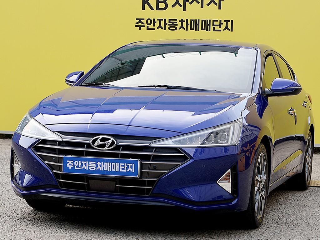 HYUNDAI Avante - Vista 3