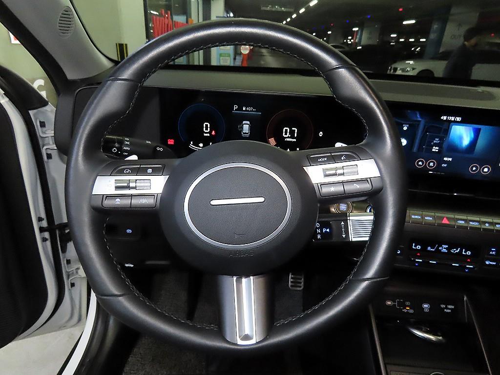 HYUNDAI Kona - Vista 8