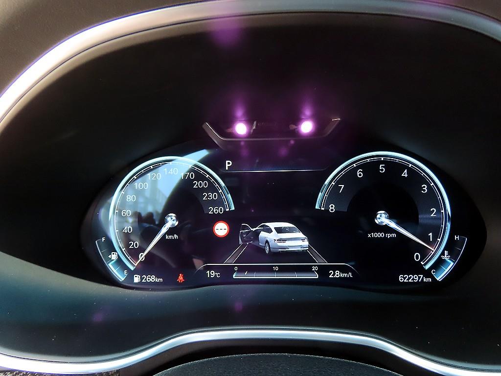 Genesis G80 - Vista 9