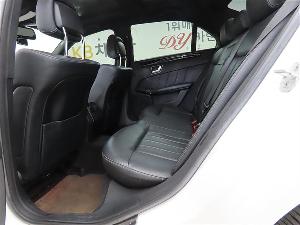 Mercedes Benz E class - Vista 6