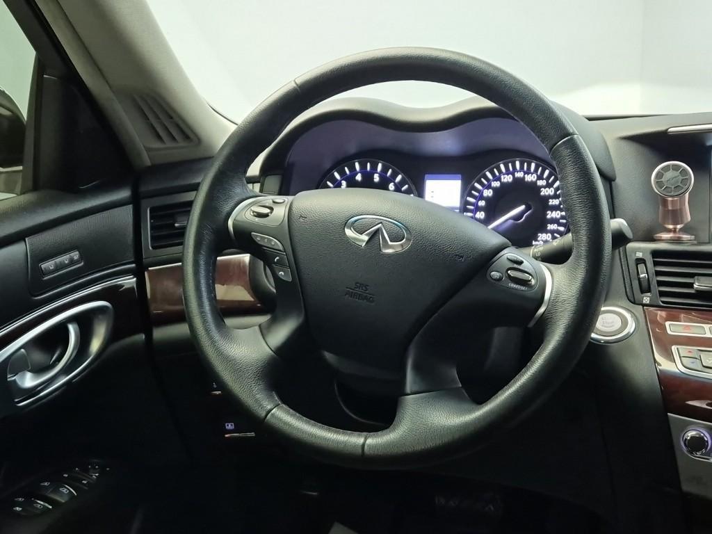 Infiniti Q - Vista 9