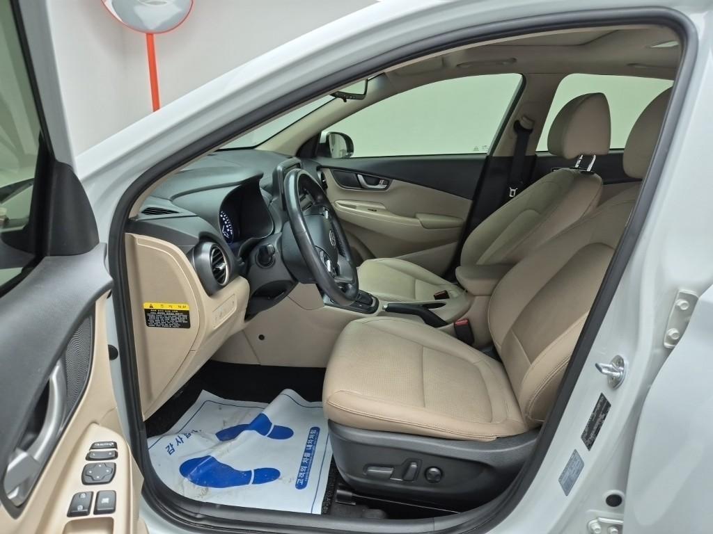 HYUNDAI Kona - Vista 11