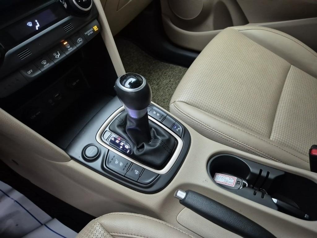 HYUNDAI Kona - Vista 8