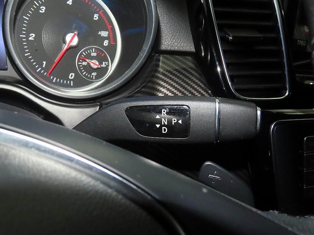 Mercedes Benz GLE Class - Vista 12