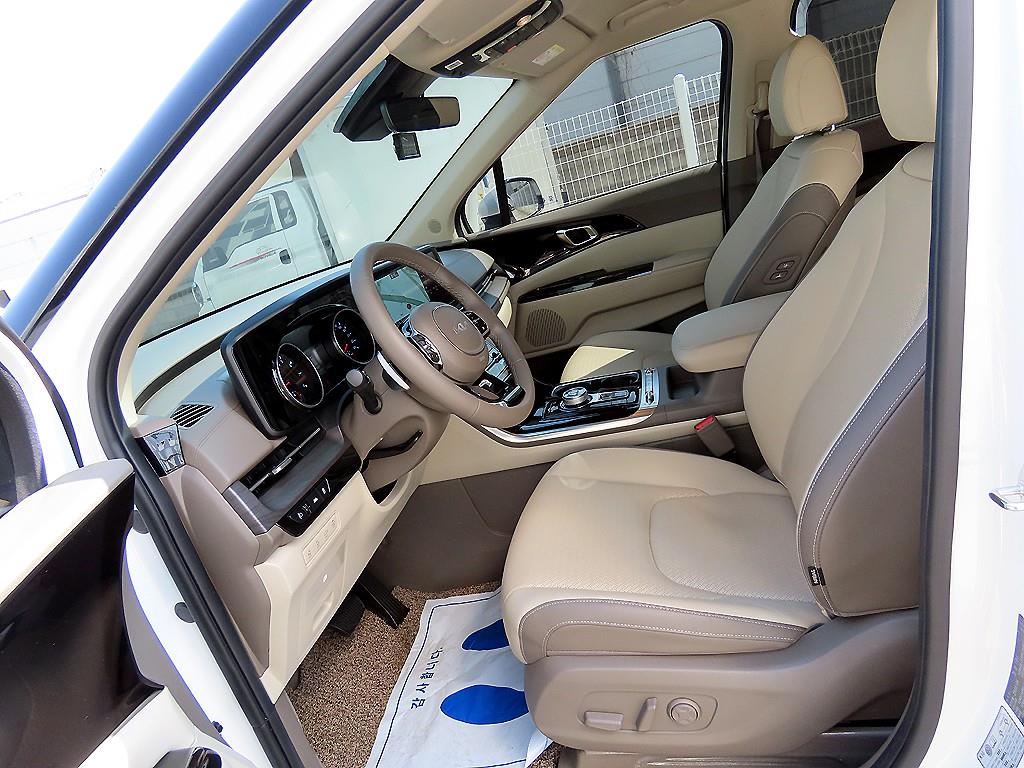 KIA Carnival - Vista 5