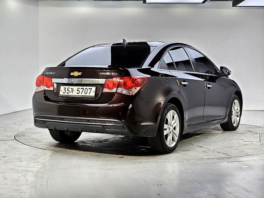 Chevrolet Cruise - Vista 4