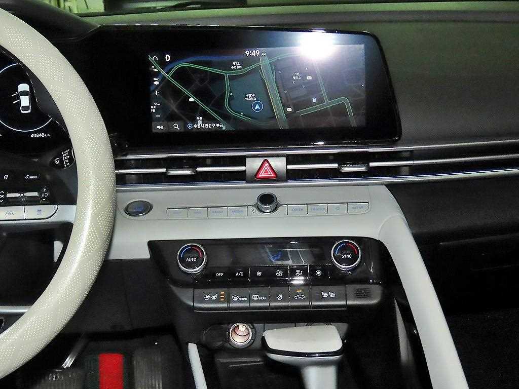 HYUNDAI Avante - Vista 11