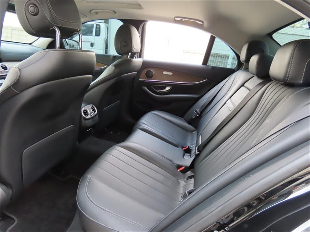 Mercedes Benz E class - Vista 12