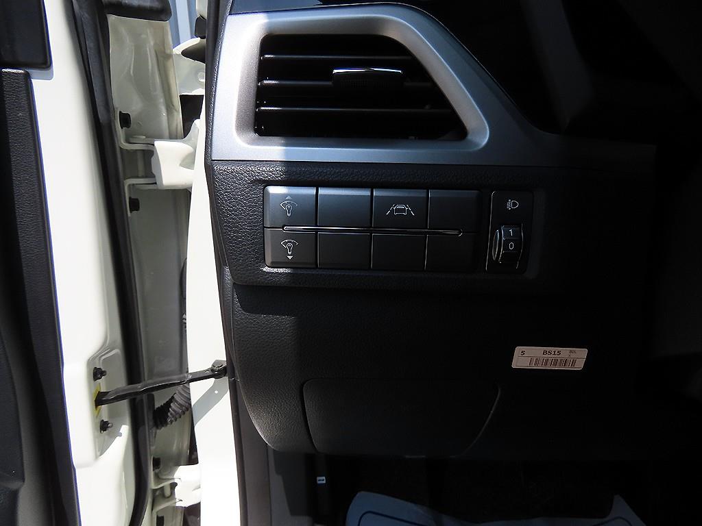 Ssangyong Korando - Vista 12