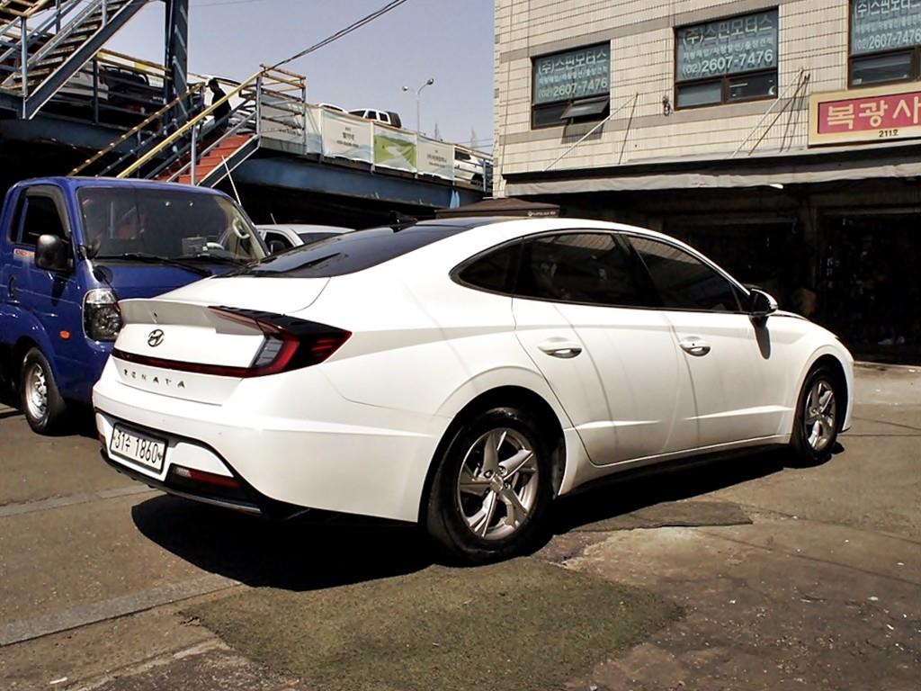 HYUNDAI Sonata - Vista 6