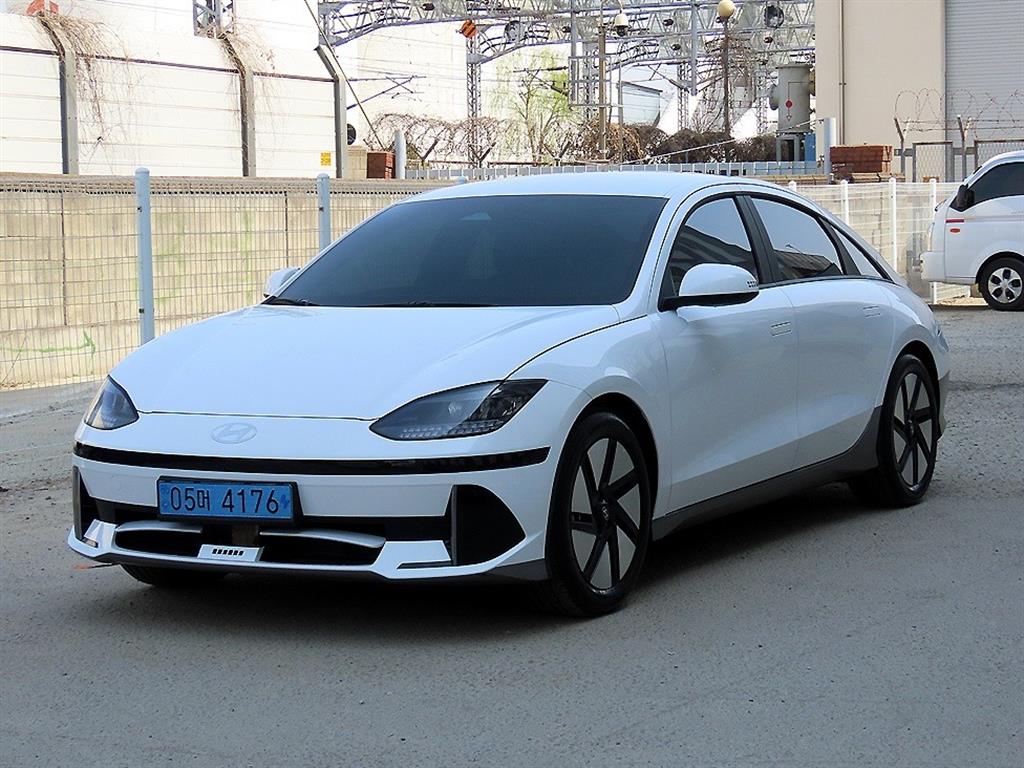 HYUNDAI Ioniq 6 - Vista 2