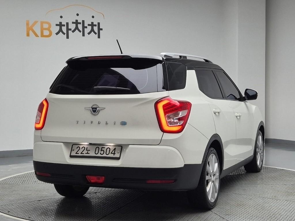 Ssangyong Tivoli - Vista 3